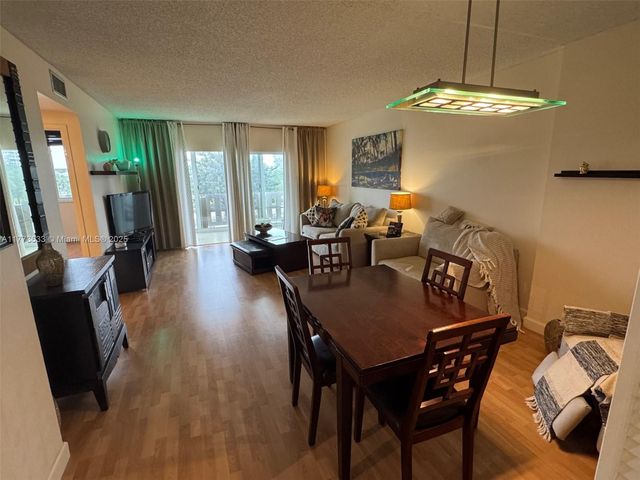 4330 Hillcrest Dr 304, Hollywood, FL 33021