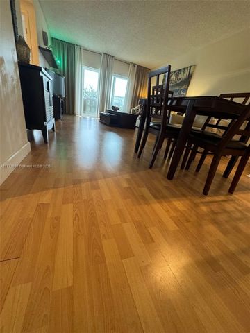 4330 Hillcrest Dr 304, Hollywood, FL 33021