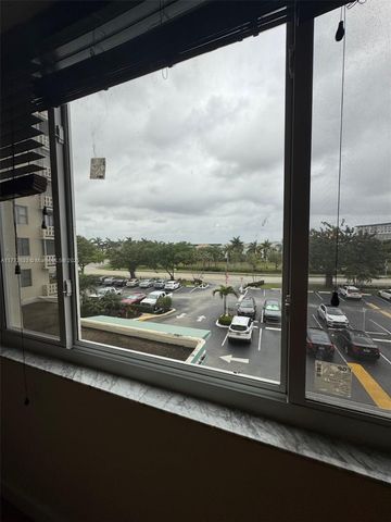 4330 Hillcrest Dr 304, Hollywood, FL 33021