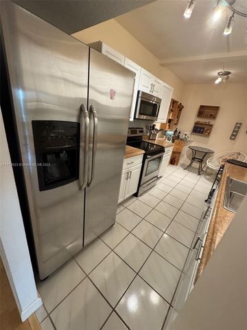 4330 Hillcrest Dr 304, Hollywood, FL 33021