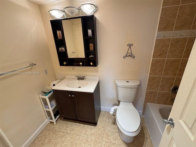 4330 Hillcrest Dr 304, Hollywood, FL 33021