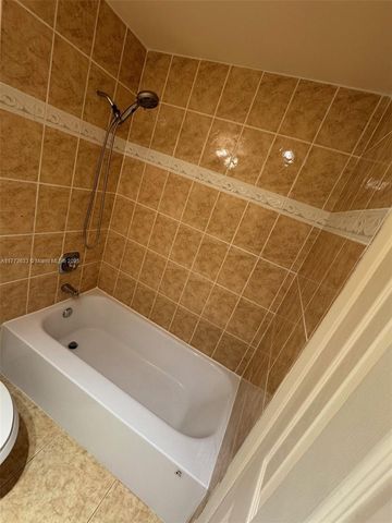 4330 Hillcrest Dr 304, Hollywood, FL 33021