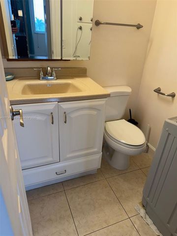 4330 Hillcrest Dr 304, Hollywood, FL 33021