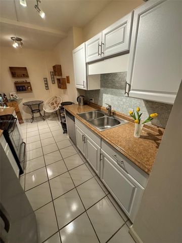 4330 Hillcrest Dr 304, Hollywood, FL 33021