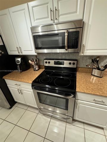 4330 Hillcrest Dr 304, Hollywood, FL 33021