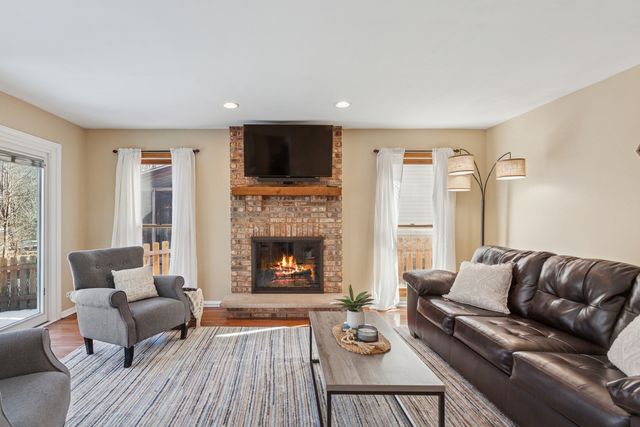 0N655 Courtney Lane, Winfield, IL 60190