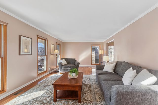 0N655 Courtney Lane, Winfield, IL 60190