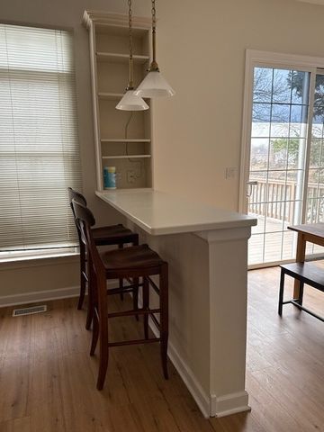 1250 S Falcon Drive, Palatine, IL 60067