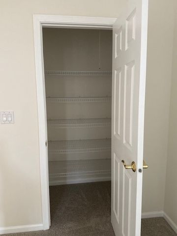 1250 S Falcon Drive, Palatine, IL 60067