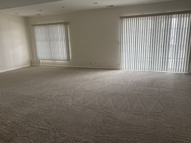 1250 S Falcon Drive, Palatine, IL 60067