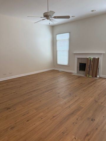 1250 S Falcon Drive, Palatine, IL 60067