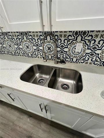 2620 NW 18th Ter 1-4, Oakland Park, FL 33311