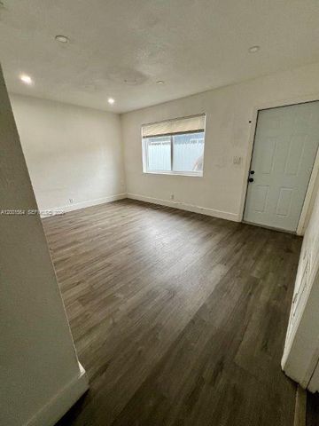 2620 NW 18th Ter 1-4, Oakland Park, FL 33311