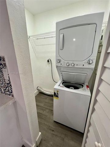 2620 NW 18th Ter 1-4, Oakland Park, FL 33311