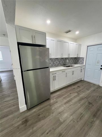 2620 NW 18th Ter 1-4, Oakland Park, FL 33311