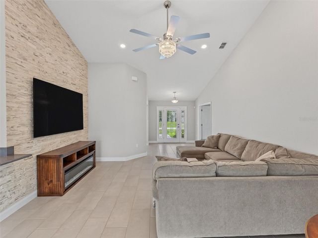 3302 PEARLY DRIVE, Lakeland, FL 33812