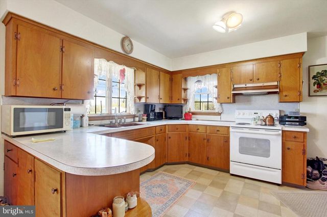 1725 HANOVER RD, Gettysburg, PA 17325