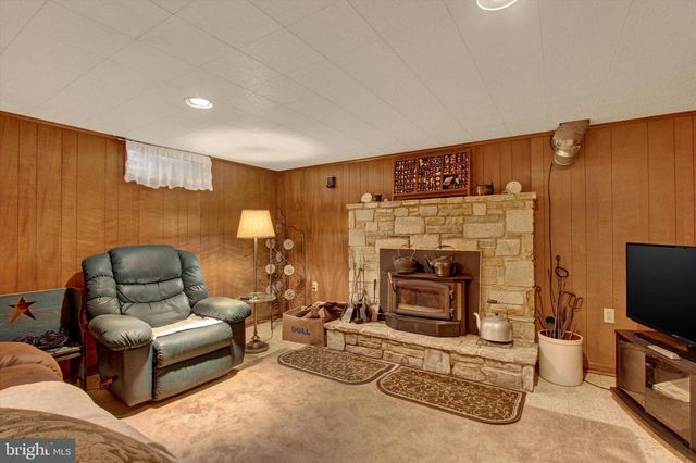 1725 HANOVER RD, Gettysburg, PA 17325