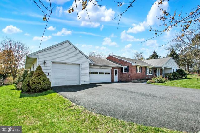 1725 HANOVER RD, Gettysburg, PA 17325