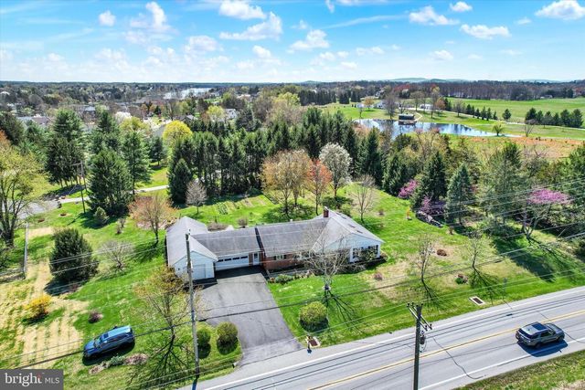 1725 HANOVER RD, Gettysburg, PA 17325