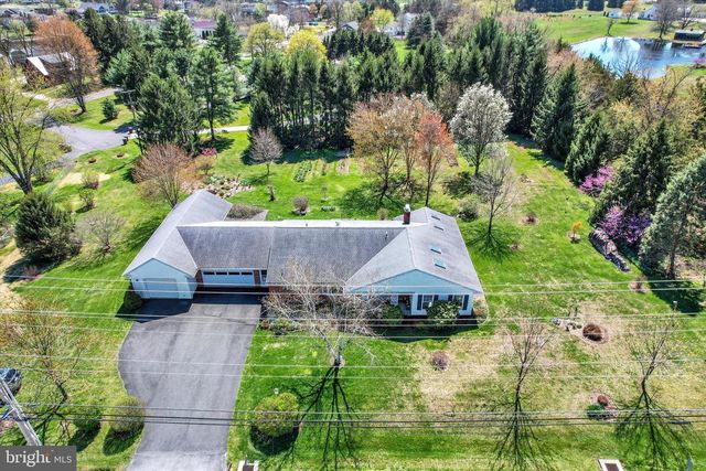1725 HANOVER RD, Gettysburg, PA 17325