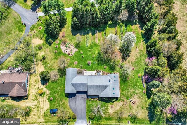 1725 HANOVER RD, Gettysburg, PA 17325