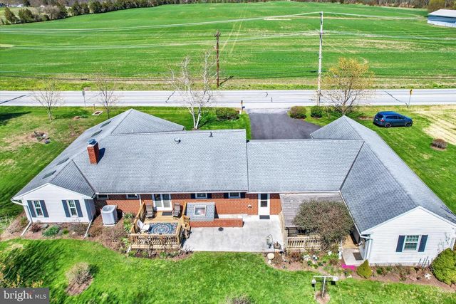 1725 HANOVER RD, Gettysburg, PA 17325