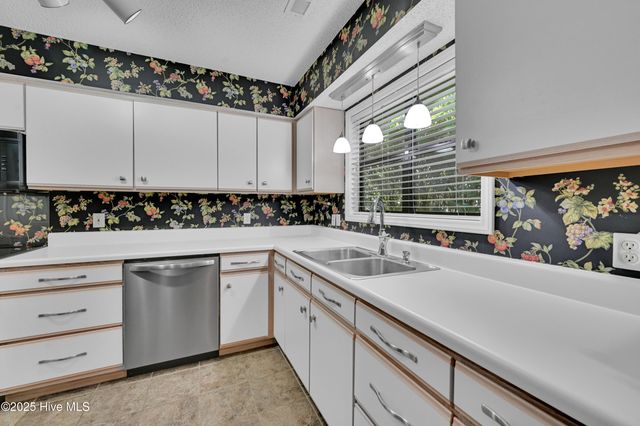 115 Sunshine Lane C, Winterville, NC 28590