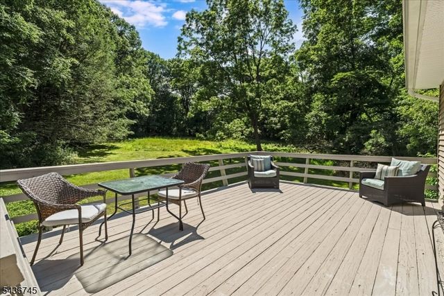 9 Wehrli Rd, Washington Twp., NJ 07853