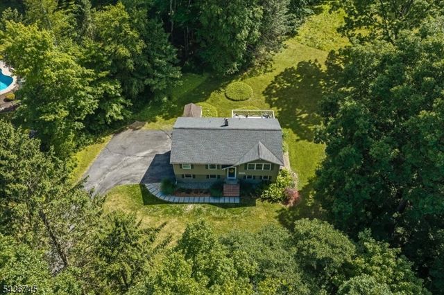 9 Wehrli Rd, Washington Twp., NJ 07853