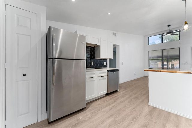 415 S LANCELOT AVENUE, Orlando, FL 32835