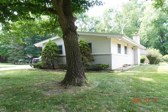 19007 WEBSTER Avenue, Southfield, MI 48076