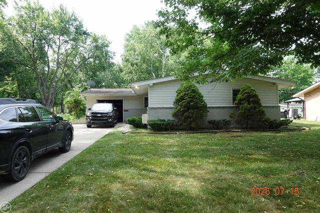 19007 WEBSTER Avenue, Southfield, MI 48076
