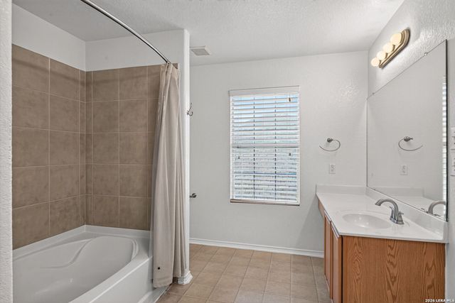 8807 LAGUNA FLS, San Antonio, TX 78251