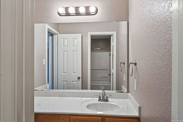8807 LAGUNA FLS, San Antonio, TX 78251