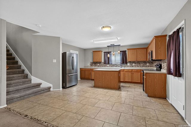 8807 LAGUNA FLS, San Antonio, TX 78251