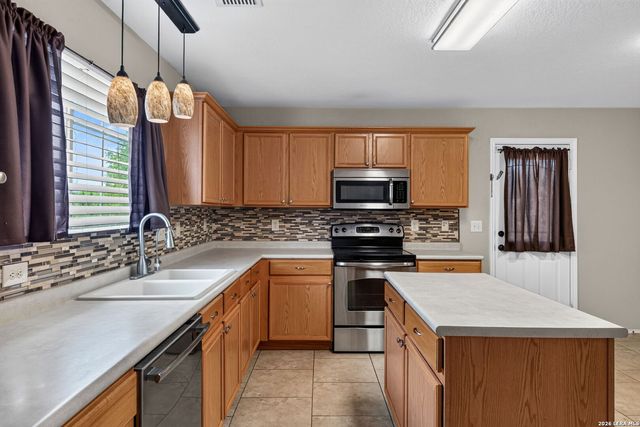 8807 LAGUNA FLS, San Antonio, TX 78251