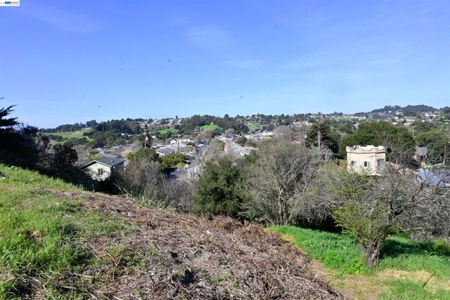 3944 La Cima Rd, El Sobrante, CA 94803