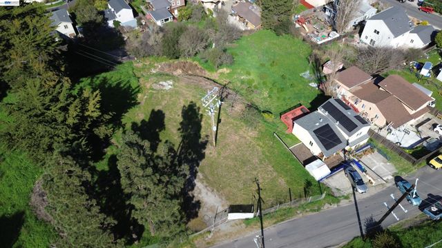 3944 La Cima Rd, El Sobrante, CA 94803
