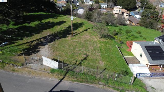 3944 La Cima Rd, El Sobrante, CA 94803
