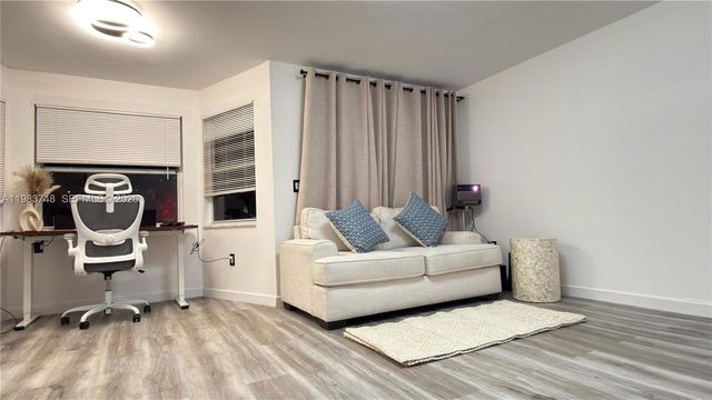 1001 SW 98th Ave 00, Pembroke Pines, FL 33025