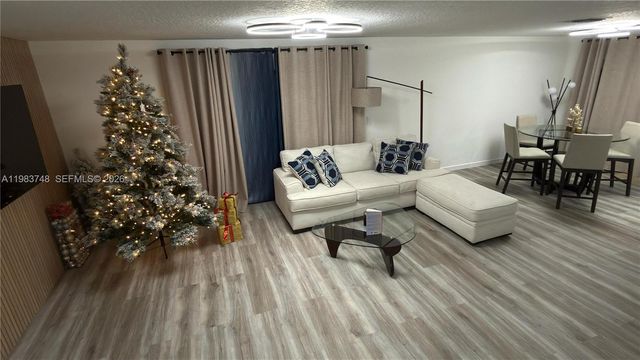 1001 SW 98th Ave 00, Pembroke Pines, FL 33025