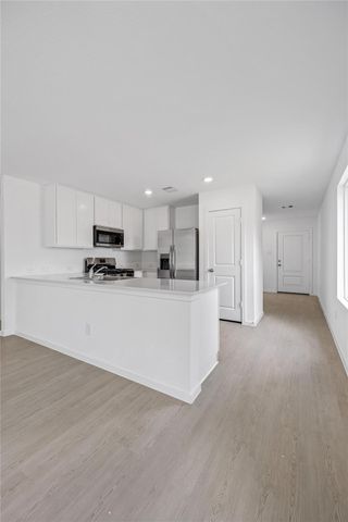 915 Songbird Lane, Magnolia, TX 77354