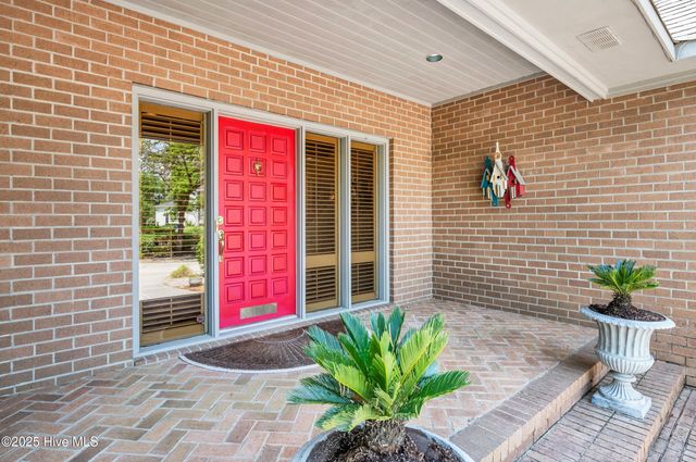 2118 Gloucester Place, Wilmington, NC 28403