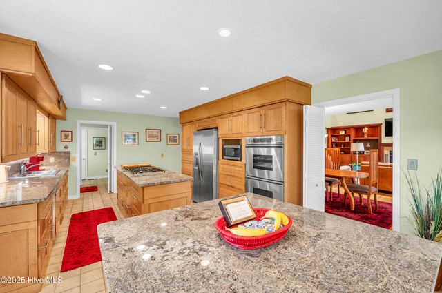 2118 Gloucester Place, Wilmington, NC 28403