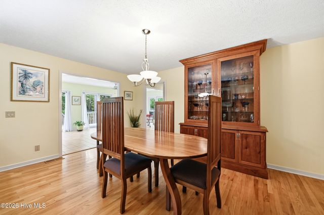 2118 Gloucester Place, Wilmington, NC 28403