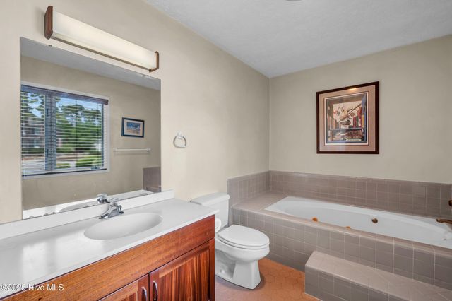 2118 Gloucester Place, Wilmington, NC 28403