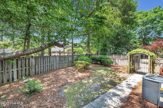 2118 Gloucester Place, Wilmington, NC 28403
