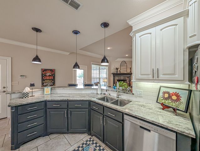 685 Bunker Drive, Tyler, TX 75703