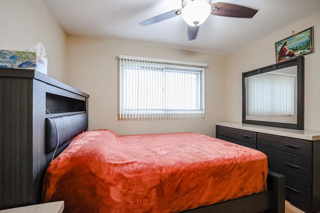 9275 N Hamlin Avenue N, Des Plaines, IL 60016
